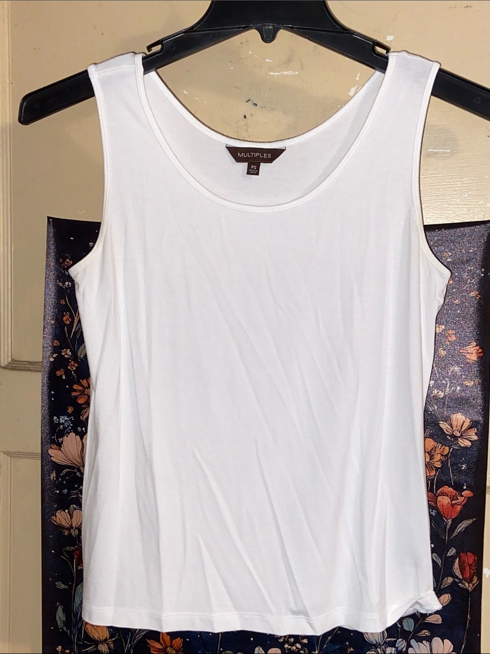 MULTIPLES WHITE TANK TOP EUC